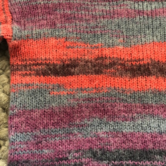 Fun & colourful sweater from Aeropostale - Picture 4 of 6